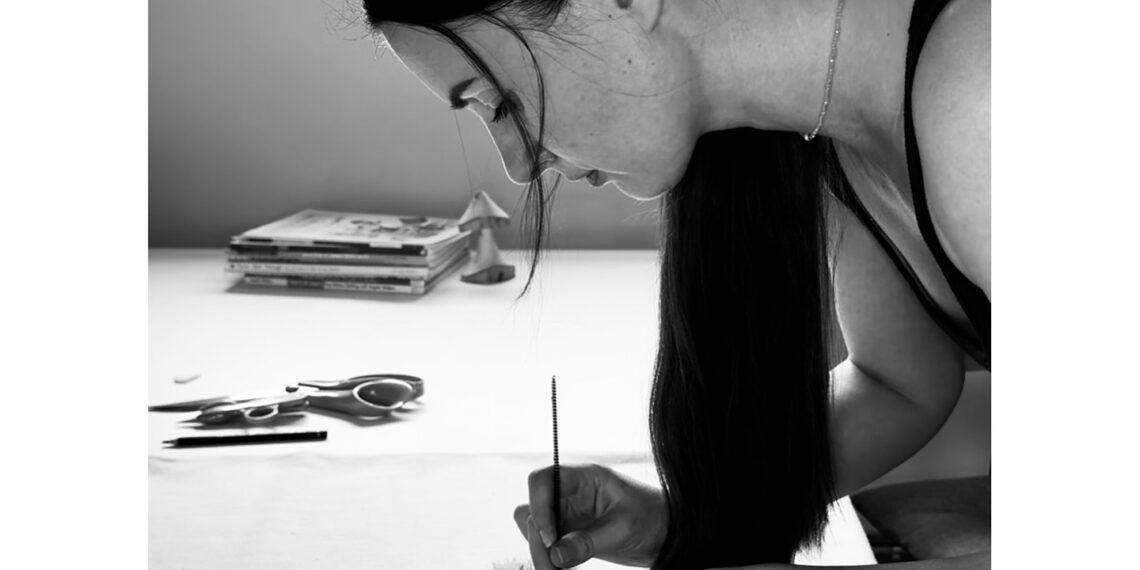 Lucrarea “Învolburare” a artistului orădean Alexandra Marin, selectata la expoziția internațională “Miniatură în tehnica firului- CUIBUL”