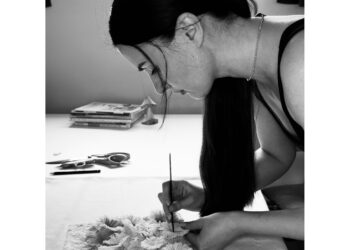 Lucrarea “Învolburare” a artistului orădean Alexandra Marin, selectata la expoziția internațională “Miniatură în tehnica firului- CUIBUL”