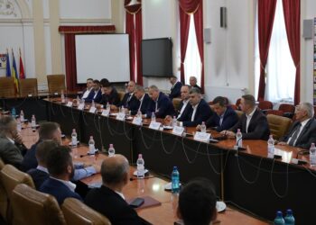 Ce garanții le-a dat premierul Ciolacu oamenilor de afaceri din Bihor. Liderul PSD: Mi-am notat cu atenție problemele ridicate azi…