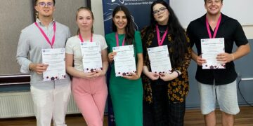 Studenți orădeni la „Pentagonul Facultăților de Fizică”