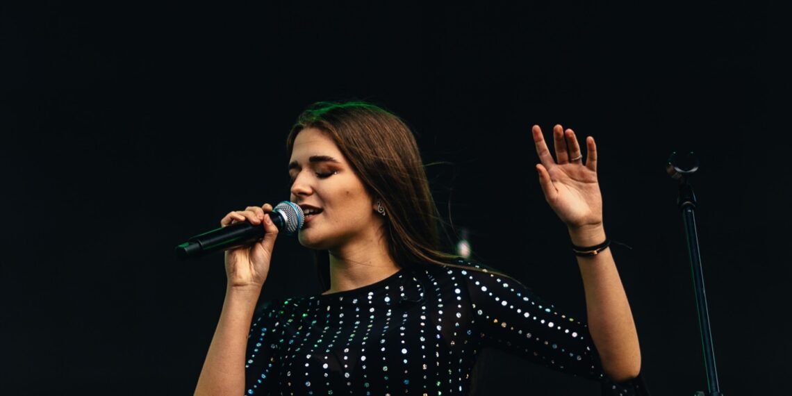 Legendara trupa Gipsy Kings, concert alături de castigatorul Grammy, Diego Bailardo, la Băile Felix. Vedeta locală, Christina Pantea, alături de staruri