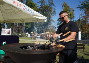 GALERIE. Cici de Bihor, loaste cu curechi, zama de selata la ”Gusturi și tradiții de Bihor”