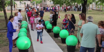 Copiii din școala Gepiu, primire inedită în prima zi de școală