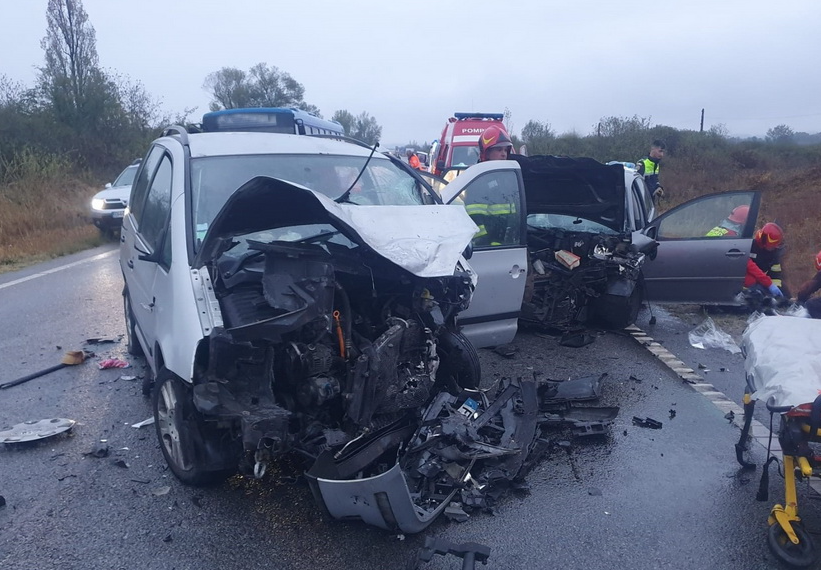 Două femeie în stare gravă după accidentul de la Drăgănești în care au fost implicate 7 persoane