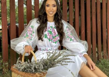 VIDEO. Jessie Baneș: “Mama mă vrea mireasă”, o nouă melodie despre o problemă veche de când lumea și pământul, dar care vă aduce zâmbetul pe buze!