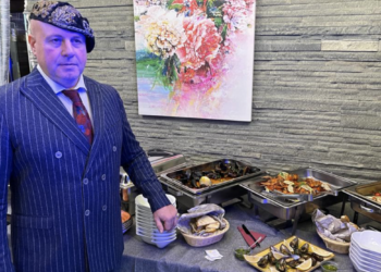 Afaceristul Adrian Marțian, care l-a tepuit pe Adi Mutu în afacerea cu biodiesel de la Oradea, spionat cu drona de fosta concubină după ce a renunțat la viață de lux și s-a mutat intr-o rulota