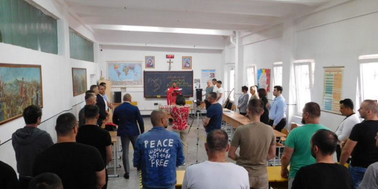 Școala din penitenciar. Zeci de deținuți din Oradea aleg să studieze pentru reintegrare socială