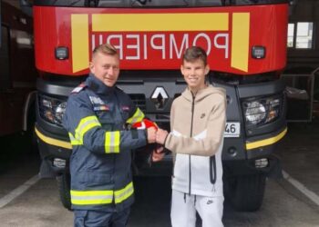 Pompierul Răzvan Socaciu a salvat aseară viața victimei unui accident. În trecut a salvat viața unei adolescente