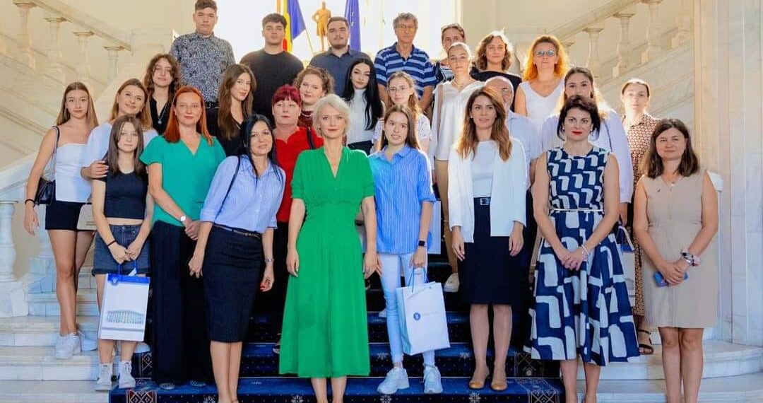 Orădeanul Urdea Călin Nicolae de la Liceul Ortodox „Episcop Roman Ciorogariu, premiat la concursul de creație grafică „Educația juridică” 2024