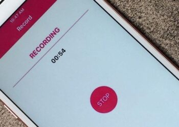 Înregistrările efectuate de părți sau de alte persoane, constituie mijloace de probă când privesc propriile convorbiri sau comunicări pe care le-au purtat cu terții sunt constituționale