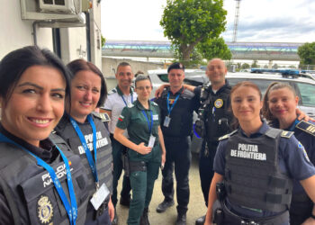 Agentul șef adjunct de poliție Camelia Rusu din cadrul Aeroportului Oradea, șefa contingenului aflat două luni în misiune pe Aeroportul Orly din Paris