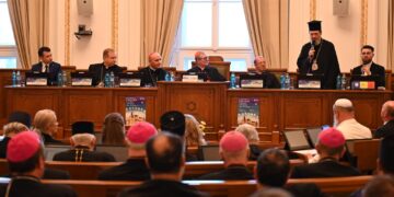PS Episcopul Sofronie la intalnirea episcopilor catolici orientali din Europa care se tine la Oradea: Păstrând cu sfințenie ceea ce am moștenit, avem nădejdea unui viitor luminos în brațele lui Dumnezeu