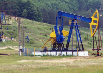 Sute de sonde abandonate de OMV Petrom în Bihor. Cele mai multe sunt  în zona Suplacu de Barcău, cotat acum 10 ani cel mai bogat zăcământ petrolier al României