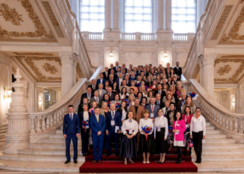 Șeful CAS Bihor, Dorel Dulău recunoaștere „pentru activitatea desfășurată cu profesionalism în calitate de Director General al CAS Bihor și contribuția la dezvoltarea sistemului de asigurări sociale de sănătate din România”