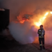Incendiu violent intr-o parcare de pe Borșului. A ars un tir cu 30 t de brichete de  rumeguș