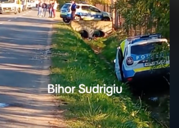 Accident la Sudrigiu. O mașină a Poliției a ajuns în sanț