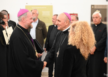 „NOAPTEA ARESTĂRILOR” 2024 LA ORADEA ȘI SATU-MARE: 76 DE ANI DE LA SCOATEREA ÎN AFARA LEGII A BISERICII GRECO-CATOLICE DIN ROMÂNIA