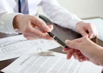 Lipsa calității vânzătorului de proprietar al bunului înstrăinat la momentul încheierii contractului de vânzare-cumpărare, acțiune în nulitate absolută