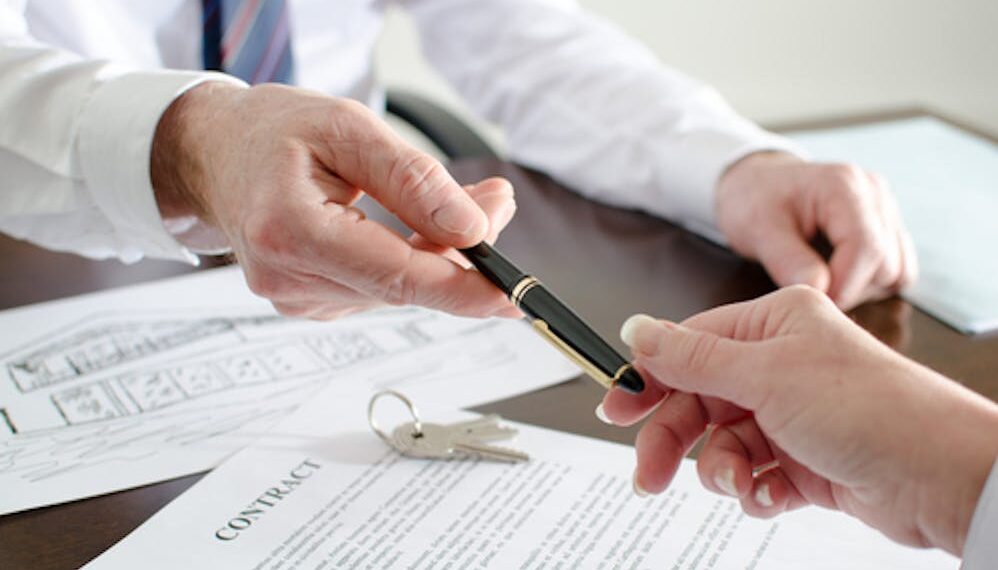 Lipsa calității vânzătorului de proprietar al bunului înstrăinat la momentul încheierii contractului de vânzare-cumpărare, acțiune în nulitate absolută