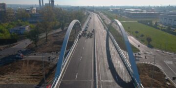 Pasajul sub care trece tram-train-ul, inaugurat. Construit peste sensul giratoriu de pe Calea Borșului