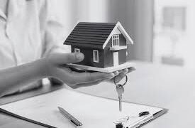 Transferul dreptului de proprietate din patrimoniul expropriatorului în cel al expropriatului, în cazul renunțării expropriatorului la unele imobile afectate inițial de lucrarea de interes public e neconstituțional