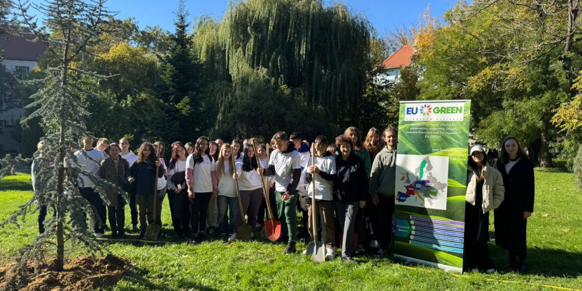EU GREEN – elevi, studenți și profesori au plantat, cu gândul la viitor