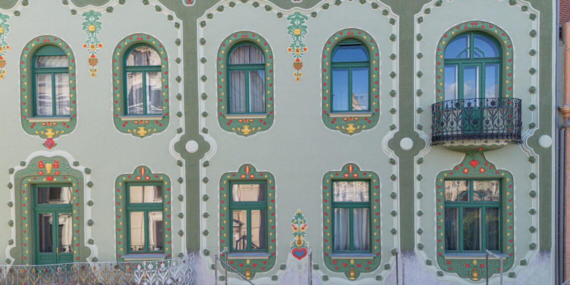 Galerie. Palat din Oradea, transformare spectaculoasă