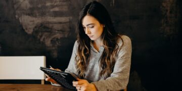 Peste 6.800 de femei și-au depus proiectele în cadrul programului „Femeia Antreprenor”