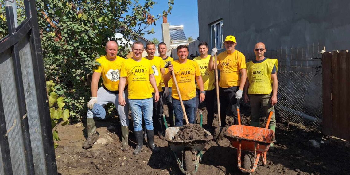 AUR Bihor mobilizează echipa de meseriași pentru a reconstrui casele afectate de inundațiile din Pechea. Antreprenorii Moza și Blejan pun mana pe roaba și intra în cizmele de cauciuc