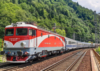 CFR Călători oferă reduceri de 90% la transportul feroviar pentru studenți
