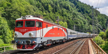 CFR Călători oferă reduceri de 90% la transportul feroviar pentru studenți