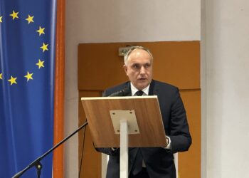 Pe 17 octombrie se constitue primele consilii locale alese pe 9 iunie. Noii primari intra în pâine