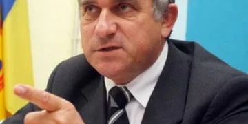 Gheorghe Funar a cerut la Tribunalul Bihor „sancționarea liderilor PNL ” și „scoaterea în afara legii și desființarea PNL” și a contestat candidaturile PNL la Parlament