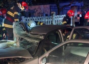 11 oameni implicați intr-un accident la ieșirea din Tauteu