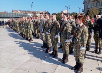 Medicii militari pregătiți la Oradea, care in vremuri de război, vor face parte din prima linie, au depus jurământul