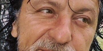 Sebi Lupu, actorul care a strâns 400 k urmăritorii postând poezie, întâlnire intimă și emoționantă cu iubitorii genului