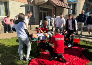 Studenții orădeni învață să salveze vieți în mediul montan