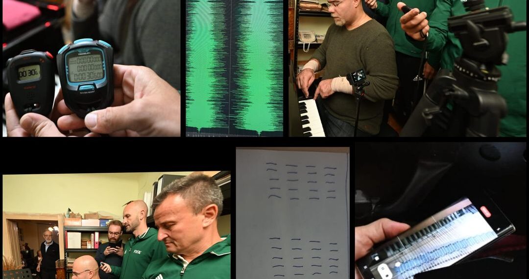 Orădeanul Thurzo Zoltan, cel mai rapid pianist din lume.Cele mai multe bătăi pe o clapă în 30 de secunde: 500