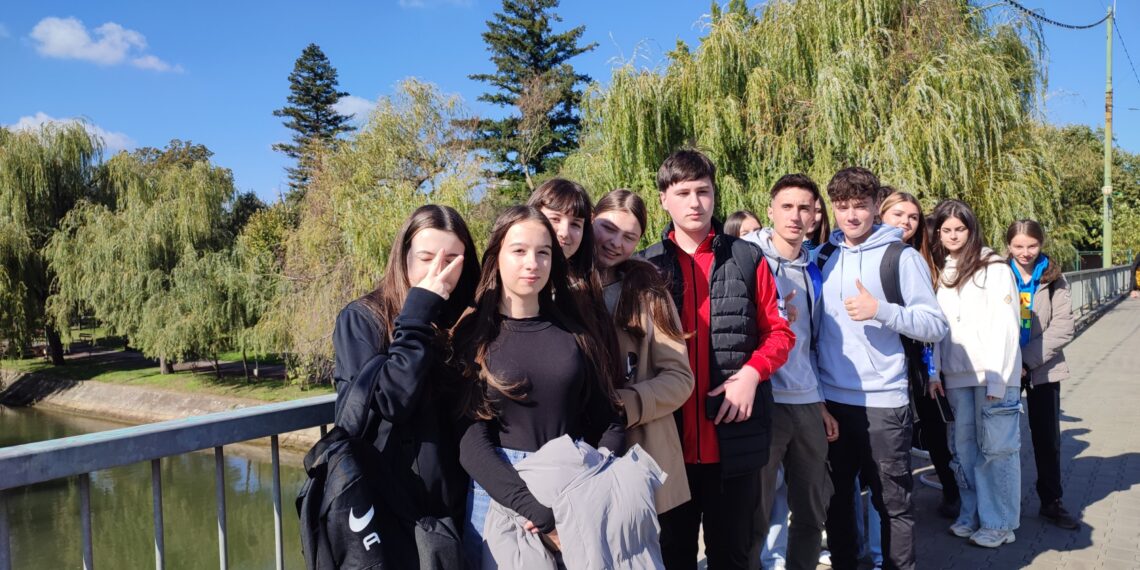 Vulcaniști la Timișoara – experiențe științifice și culturale inedite. Călătorie în univers la Planeta(riul) UVT