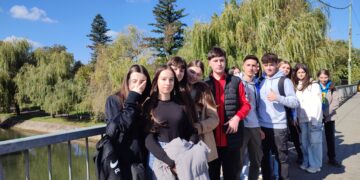 Vulcaniști la Timișoara – experiențe științifice și culturale inedite. Călătorie în univers la Planeta(riul) UVT