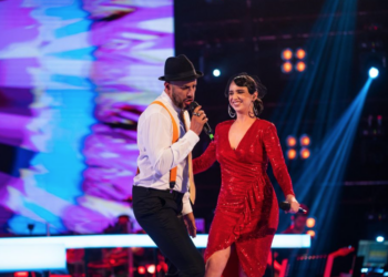 Teatrali și cu voci excepționale, salontanca Narcisa Badea și italianul Alessio Paddeu au pus în scenă un adevărat spectacol la Vocea României.„Sunt mândru că un moment ca ăsta aparține echipei Tudor!”