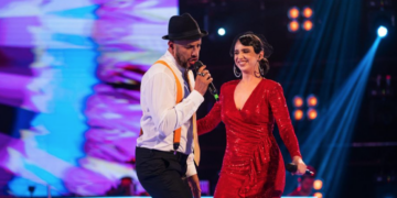 Teatrali și cu voci excepționale, salontanca Narcisa Badea și italianul Alessio Paddeu au pus în scenă un adevărat spectacol la Vocea României.„Sunt mândru că un moment ca ăsta aparține echipei Tudor!”