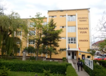 Update. Dosar penal  după o bătaie la colegiul în care o fata a înjunghiat un pedagog. Un băiat și o fata s-au incaierat dintr-un motiv halucinant