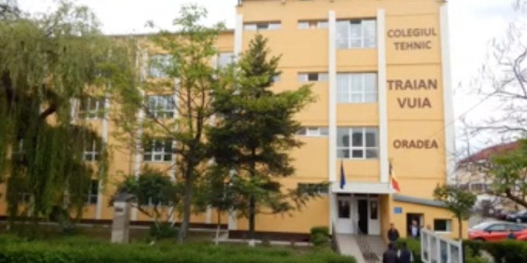 Update. Dosar penal  după o bătaie la colegiul în care o fata a înjunghiat un pedagog. Un băiat și o fata s-au incaierat dintr-un motiv halucinant