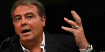 Adrian Cioroianu vorbește la Oradea despre „Valorile UE care transcend granițele”