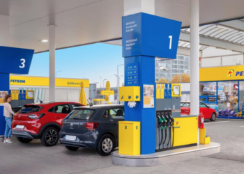 Au ieftinit carburanții în ultima zi din noiembrie