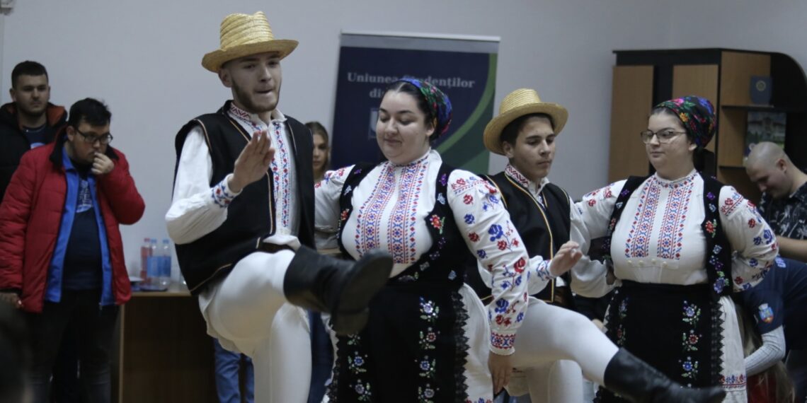 UniFEST 2024 – Studenții de la Viziunea Studențească Eco s-au întrecut în… plăcinte