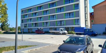 Camere pentru studenții căsătoriți ai U Oradea în noul cămin din Campusul central. Cât costa chiria