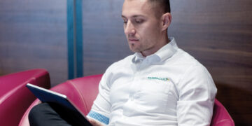 Orădeanul Emanuel Iercan, tânărul care conduce o firma care cultiva peste 7000 ha:„Nu e o soluţie pentru noi să achiziţionăm un teren cu credit verde pentru a practica no-till sau minimum-till şi să aşteptăm apoi profit” 