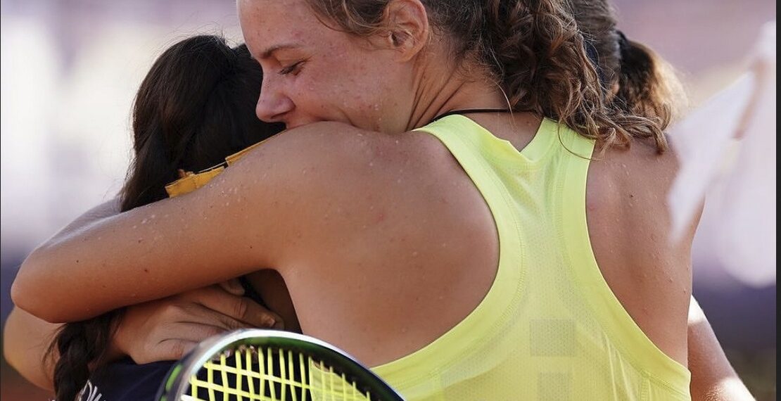 Performanta uluitoare a orădencei Giulia Popa. Calificare alături de reprezentativa României în finala 2024 Billie Jean King Cup Juniors